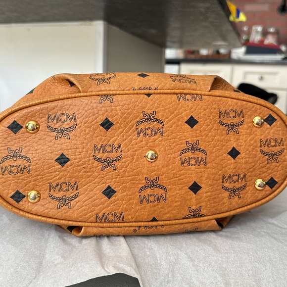 SOLD XXX MCM Shoulder bag - Picture 7 of 8
